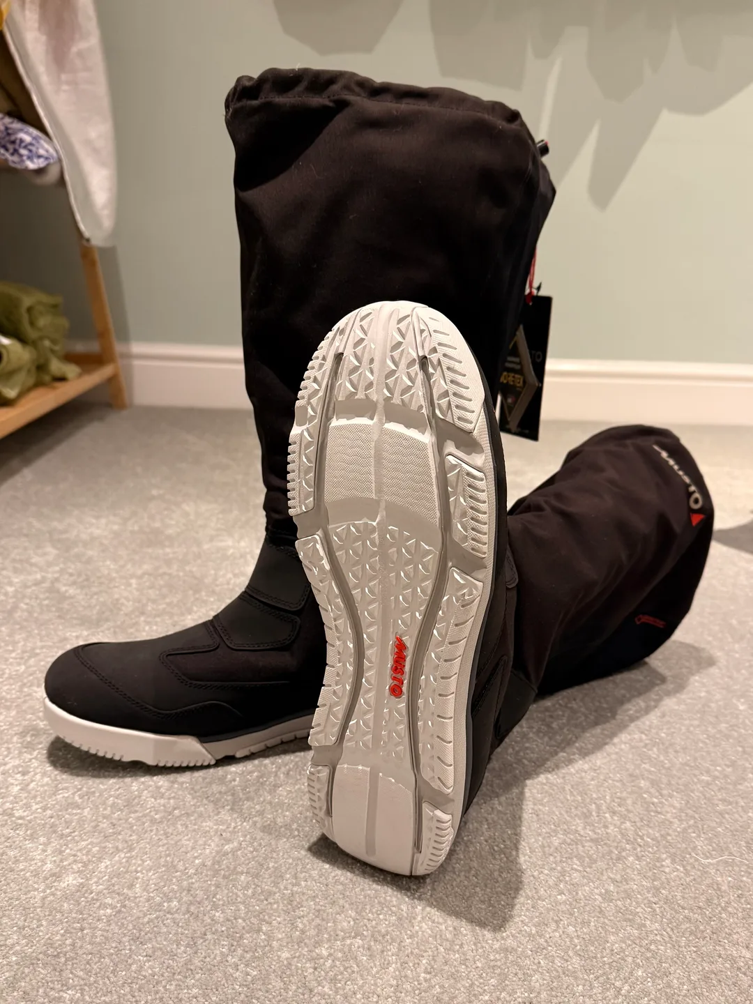 ZIKH BOOTS (USA SIZE 9)